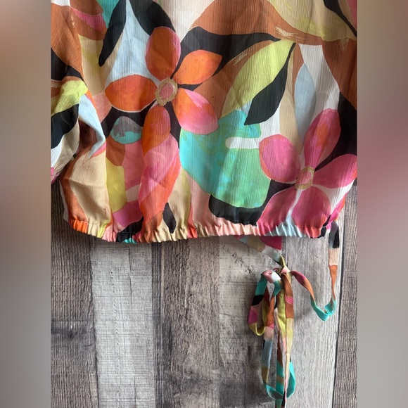 Floral Chiffon Cropped Wrap Top from Forever 21 Sz Medium - Picture 10 of 11